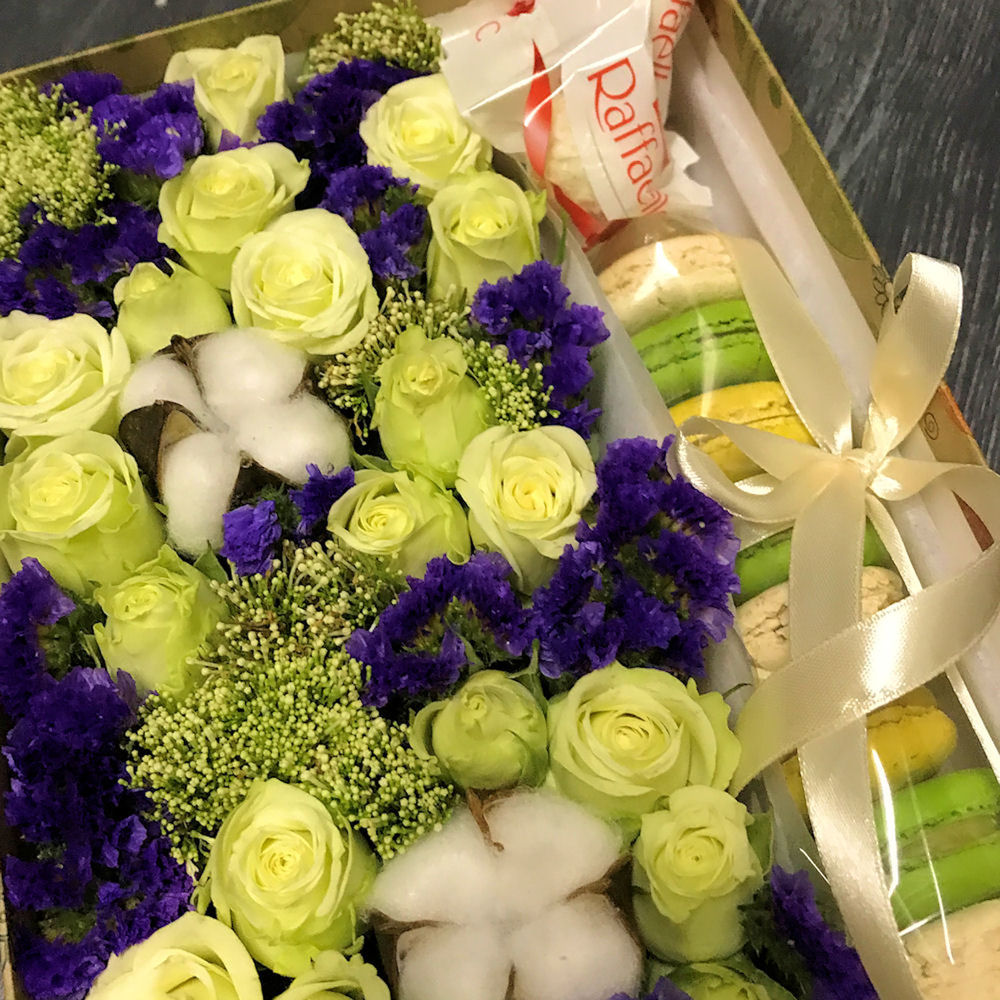 хлопка и сладостей в декоративной коробке "Млечный путь" хлопка и сладостей в декоративной коробке "Млечный путь"